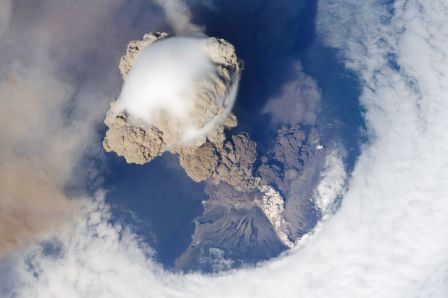 volcan_iles_kouriles.jpg